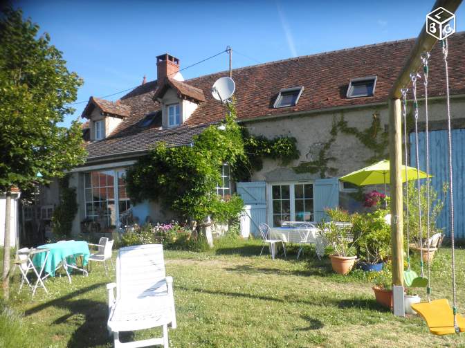 Gîte Les Hirondelles à Le Rousset-Marizy